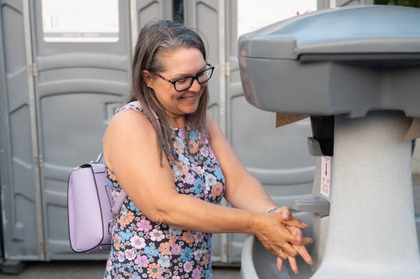 Best Affordable portable toilet rental  in Venice, IL